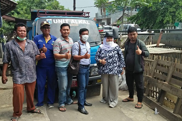 Anggota DPRD DKI Jakarta Neneng Hasanah Kunjungi Pembagunan Turap